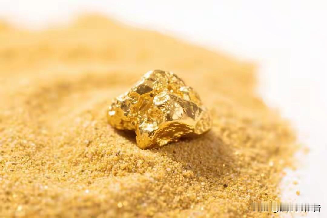 说实话，最近黄金这走势，把不少人折腾得够呛。

5589美元的高点像是昨天的事，