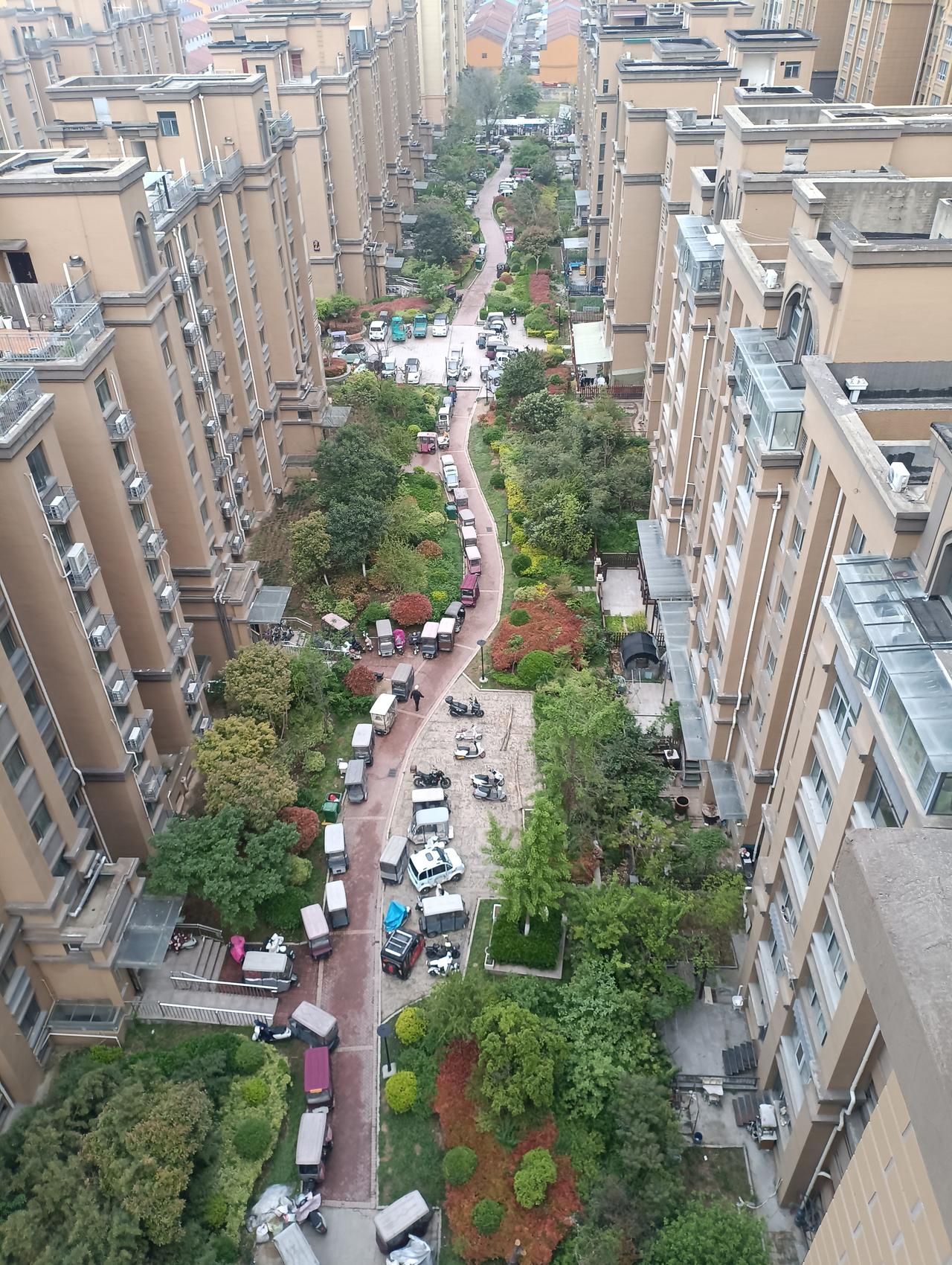 豫东商丘，风景如画！
  最美人间四月天。
  春天来了，到处都是莺歌燕舞，风景