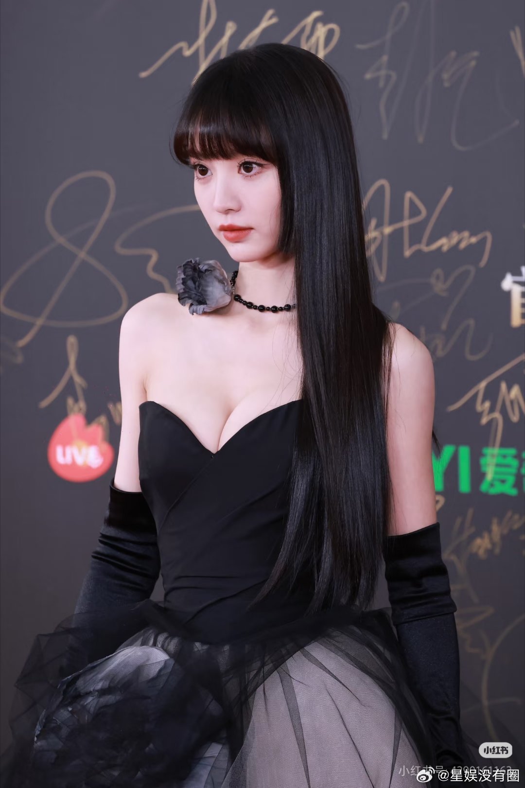 田曦薇是不是知道漏点身材可以曝光增多然后就学徐璐之前这样 