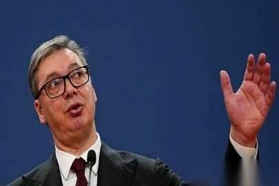 塞尔维亚总统武契奇，直接把时间拍板了。
一个月后，离首都贝尔格莱德70公里外，一