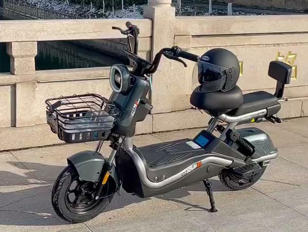 买电动车最容易踩坑的就是电机功率！很多人盲目追大功率，结果费电跑不远，普通人选对