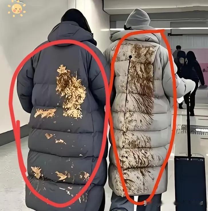 我当时差点笑出声，又赶紧憋回去——远远瞅着俩人跟从旱厕爬出来似的，身上沾着乱七八