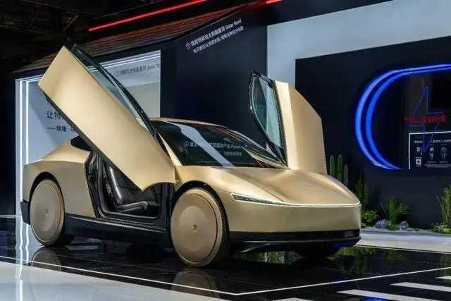 特斯拉新车下线：无方向盘无踏板无后视镜，3万刀内，打车0.89元/公里
特斯拉直