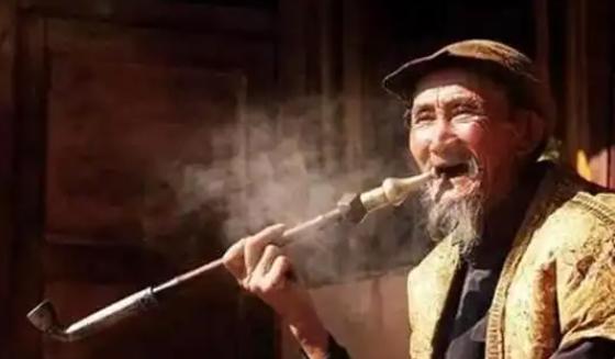 “中国长寿之王”龚来发，一辈子没有娶妻活到了133岁，然而令人发解的是，他有一个