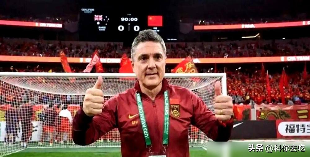 毛伟杰，在俱乐部把中超外援干沉默了，到了国字号，安东尼奥却让他先坐板凳。就离谱。