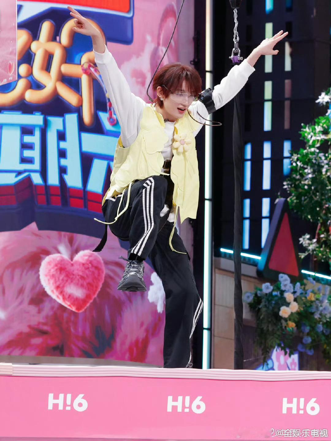 你好星期六跨年档大片上线22:30锁定《你好星期六》跨年特别企划《冬日暖阳》！群