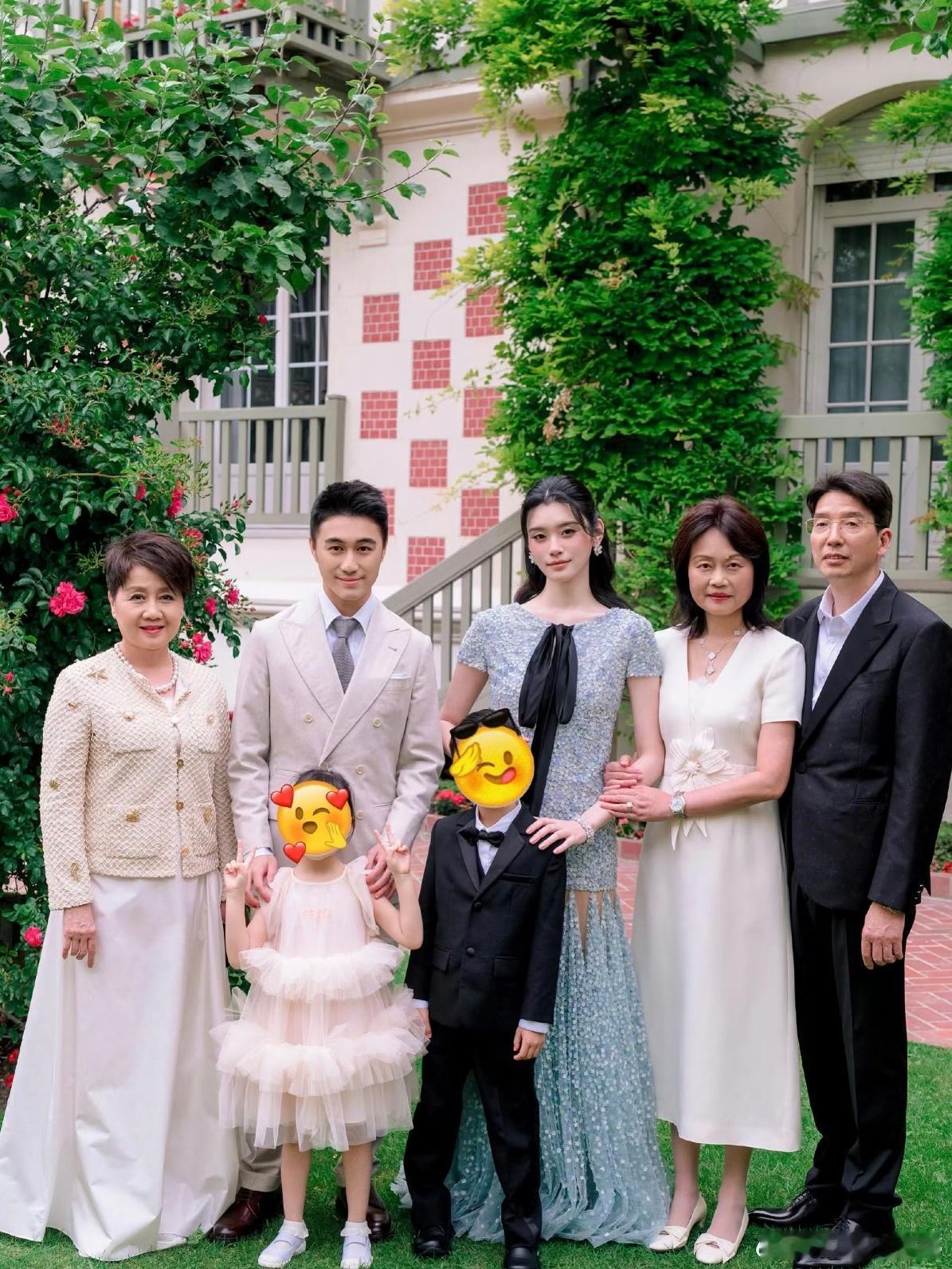 奚梦瑶儿子盼何猷君追平身高三十岁还能长个的话，那确实没准