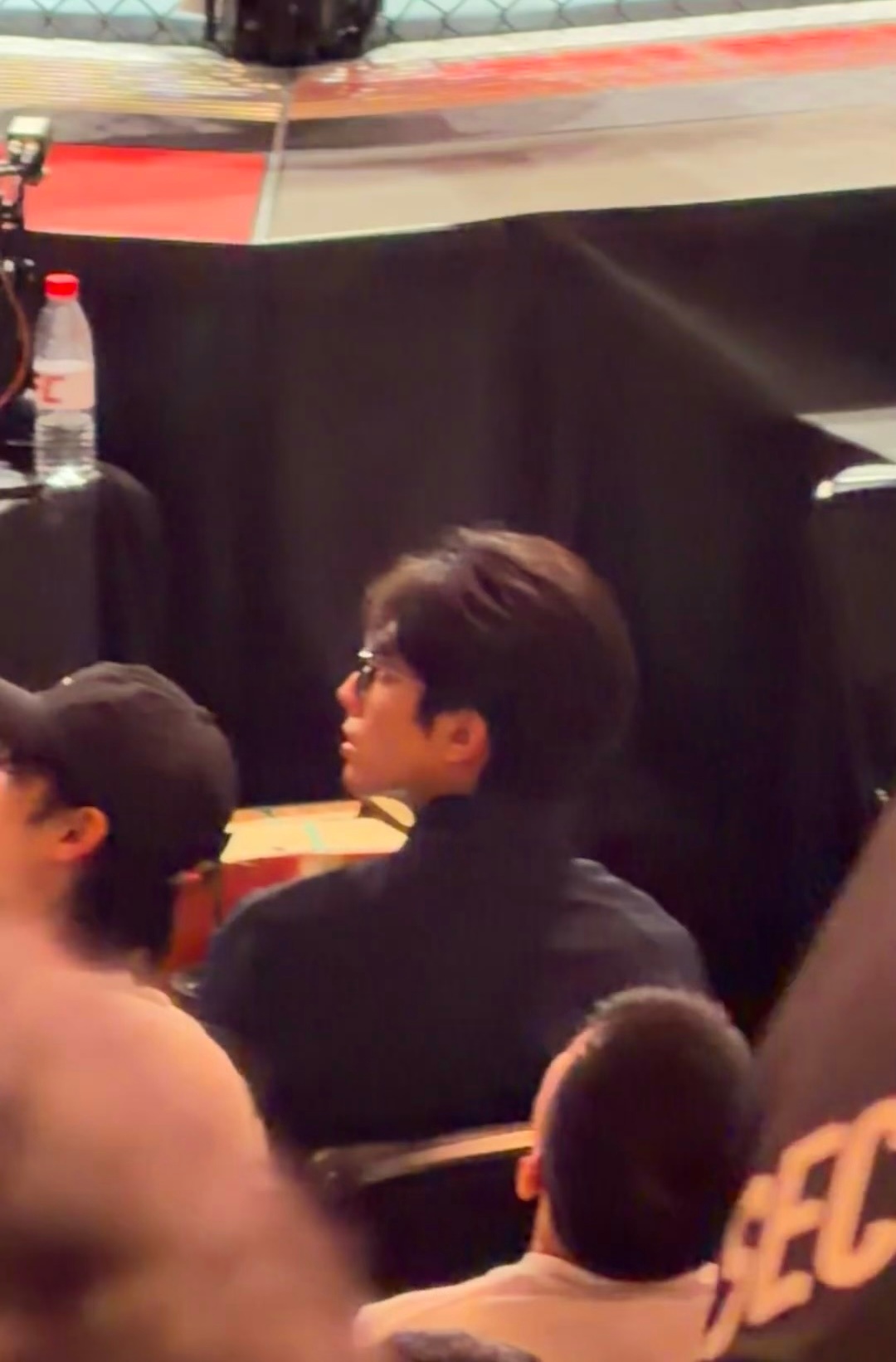 素颜戴眼镜的宋威龙完全hot nerd ​​​