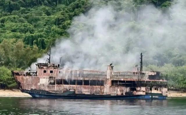 这回中国没曾再急着冲上去兜底！菲律宾一艘渡轮烧成火海，35人遇难、54人失踪，海