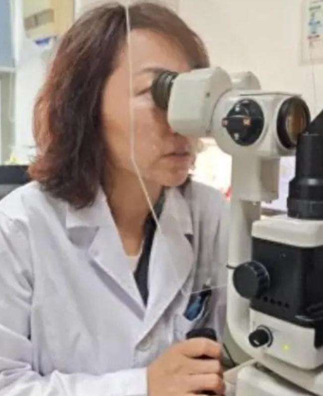 不起眼的落灰酸奶竟成“伤人凶器”！武汉54岁徐大姐收拾房间时，因好奇拧开一瓶放了