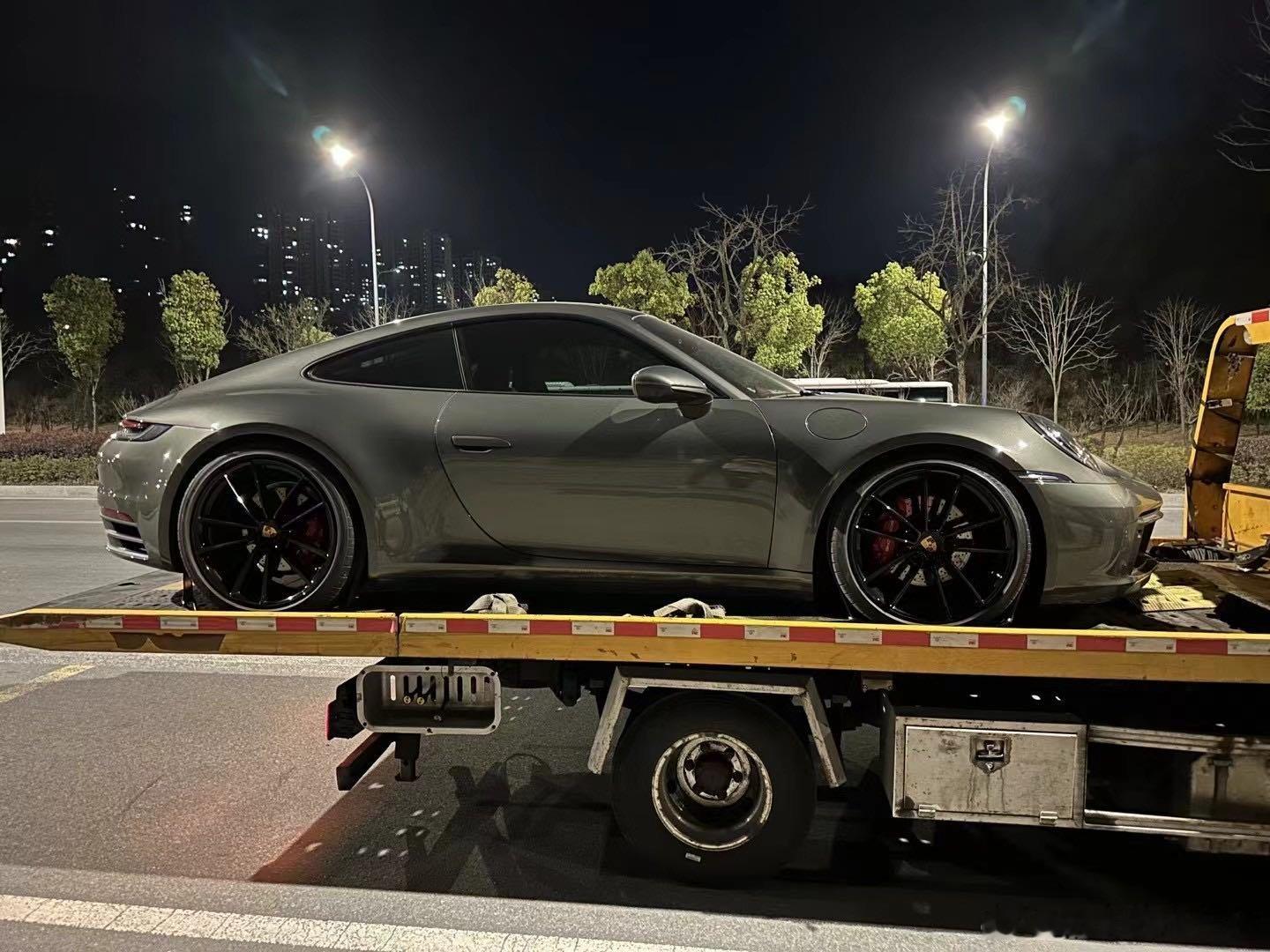帮客户评估一台911，2021年的车，去年买的，到现在一年时间开了2万公里，折损