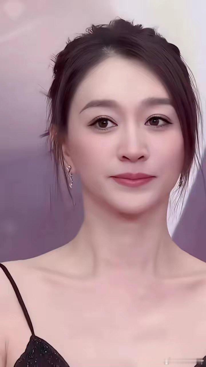 李小冉凡尔赛式谈身材管理才貌出众 她绝对有这个自信 这个节目之后 她可以上《花儿