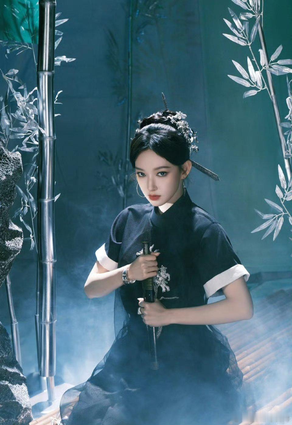 程潇三条簪造型好飒，姐姐就这样英气十足 