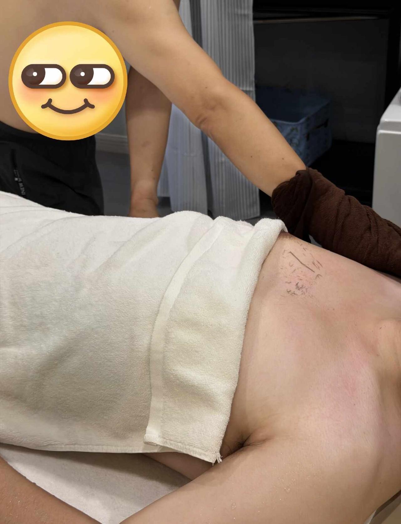 刚从搓澡床上下来的打工人，满血复活了
不是那种随便冲冲的澡，是实打实搓背、烫背、