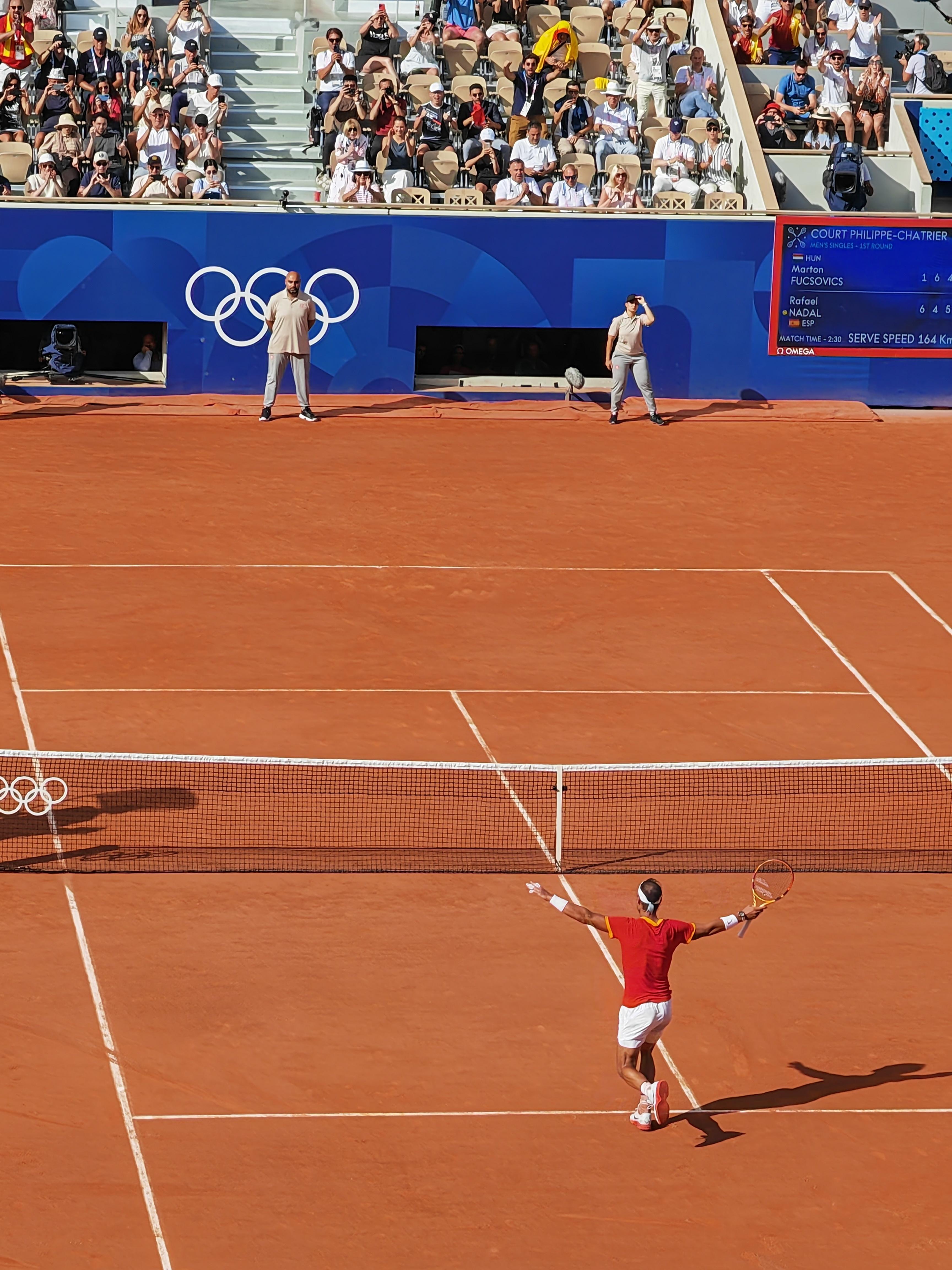 纳达尔兑现赛点庆祝重获奥运会单打胜利，恭喜豆子，下一轮德纳大战尽全力和老对手拼一