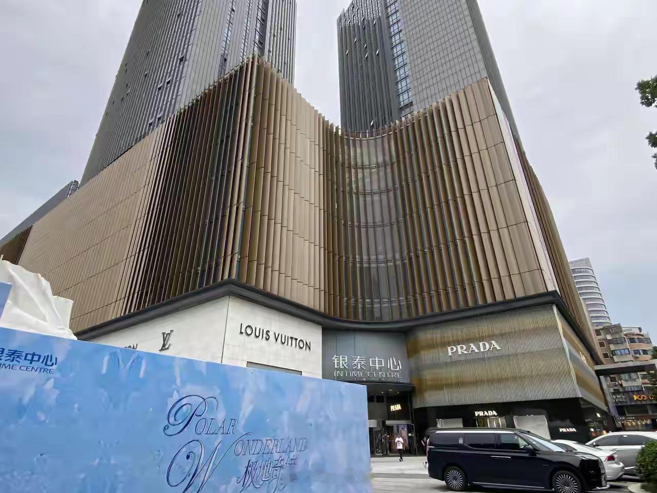 合肥银泰中心会变成时代的眼泪吗？重奢大牌接二连三的撤出然而并没有新补回来的重奢品