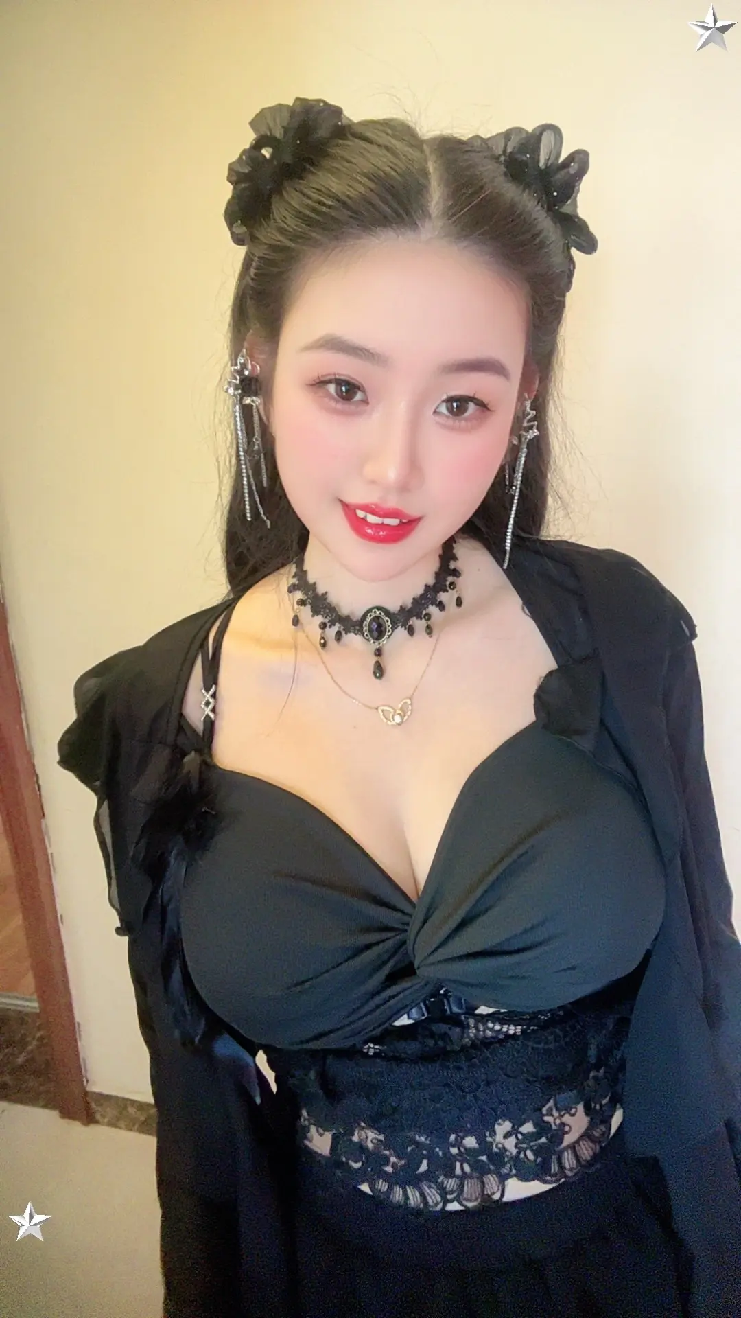 做你的御姐 纯欲还是纯御 分享今天的短裙穿搭 御姐风yyds 黑裙魅力