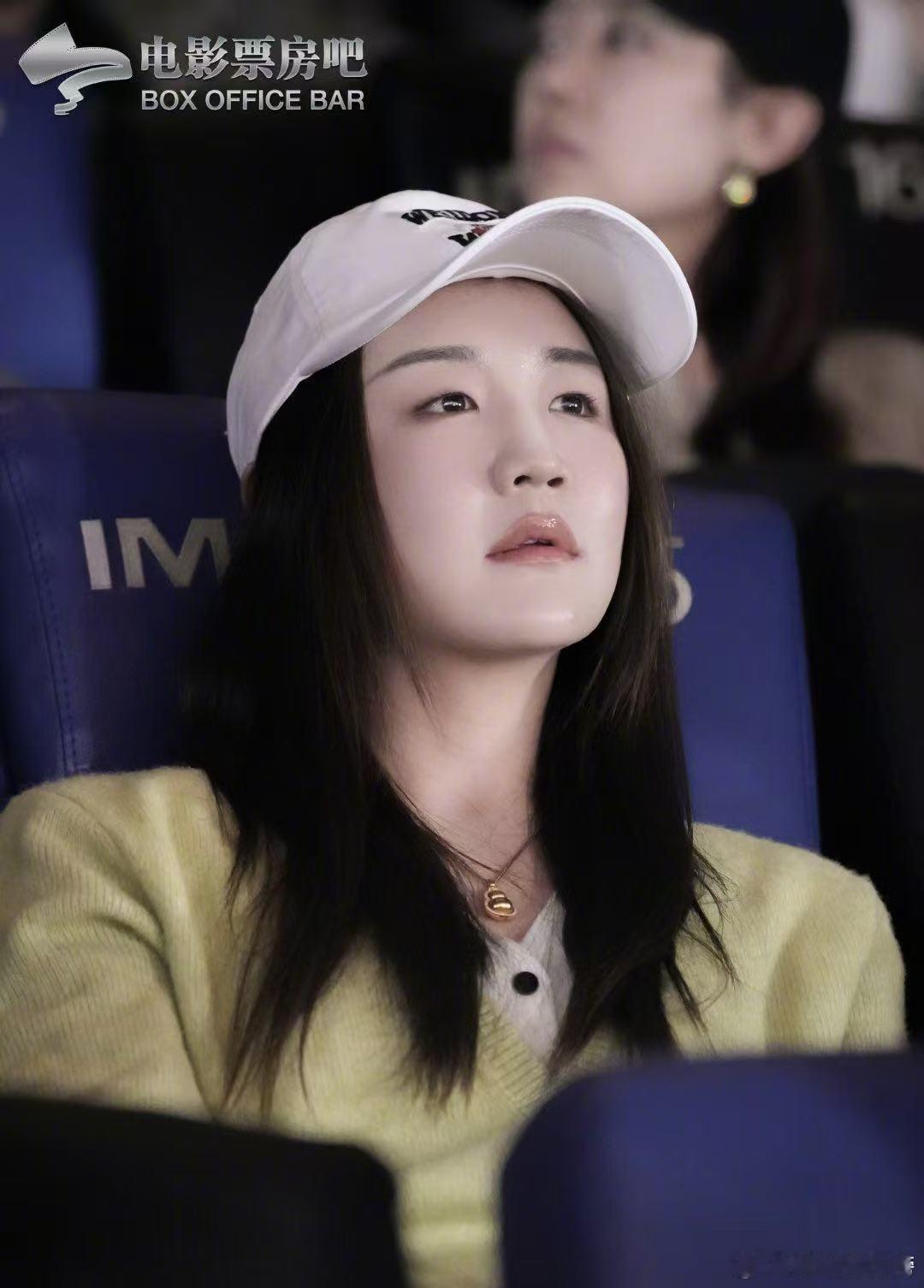 陈梦 黄晓明还是我认识30多年的哥吗 笑不活了！陈梦被表哥的新角色整懵了，三十多