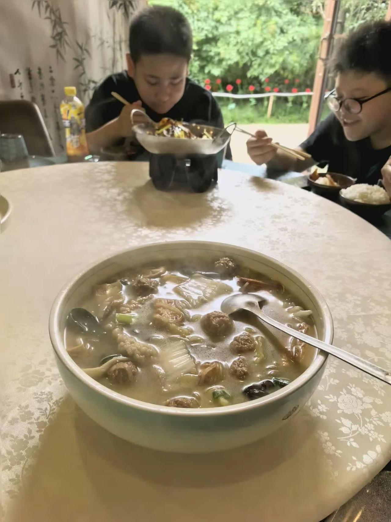 在陪伴中见证孩子的成长，是生命中最美的风景，让人心生欢喜。