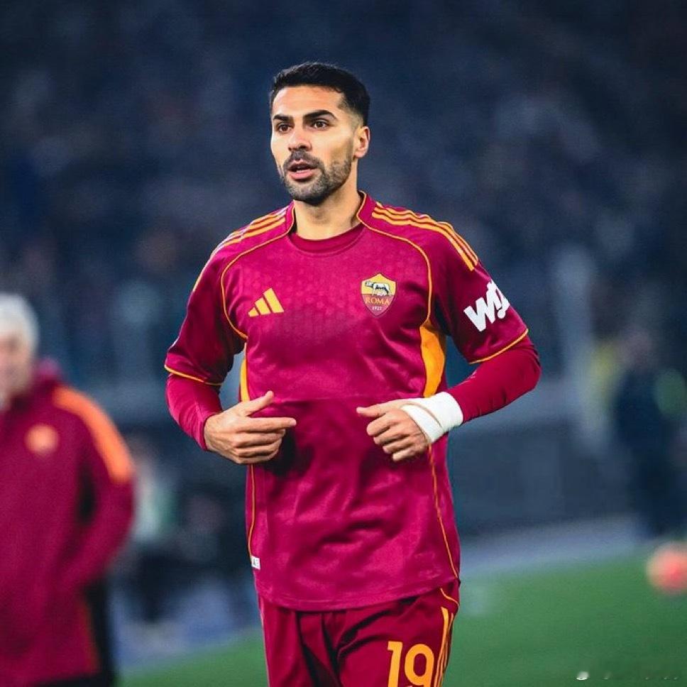 罗马体育报： 除了马努·科内之外 罗马可能还会与几位其他长期效力球队的老将分道扬