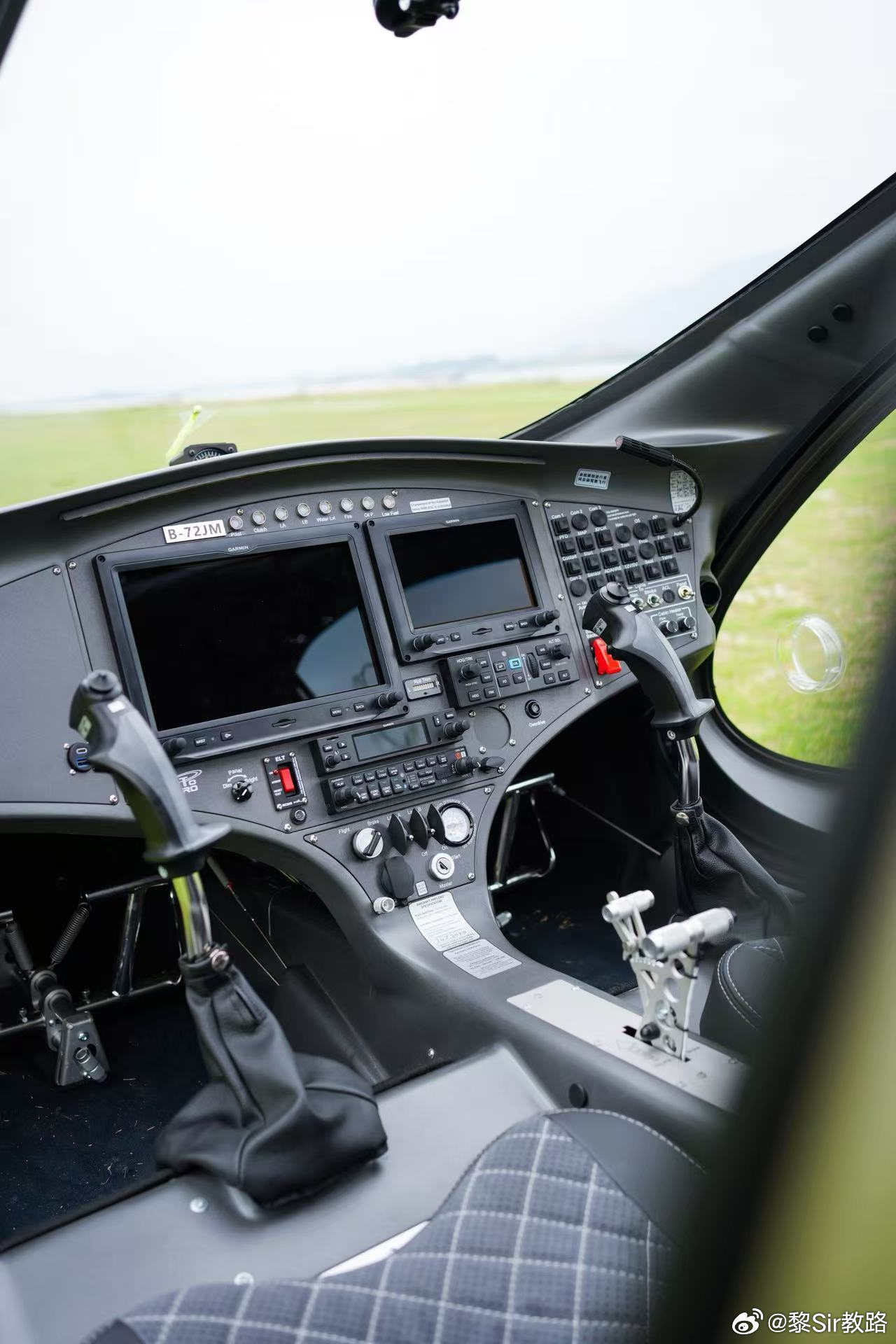 教员最为平淡的一句，我们飞机没有失速速度。这是作为飞行器最高级的炫耀。就算发动机