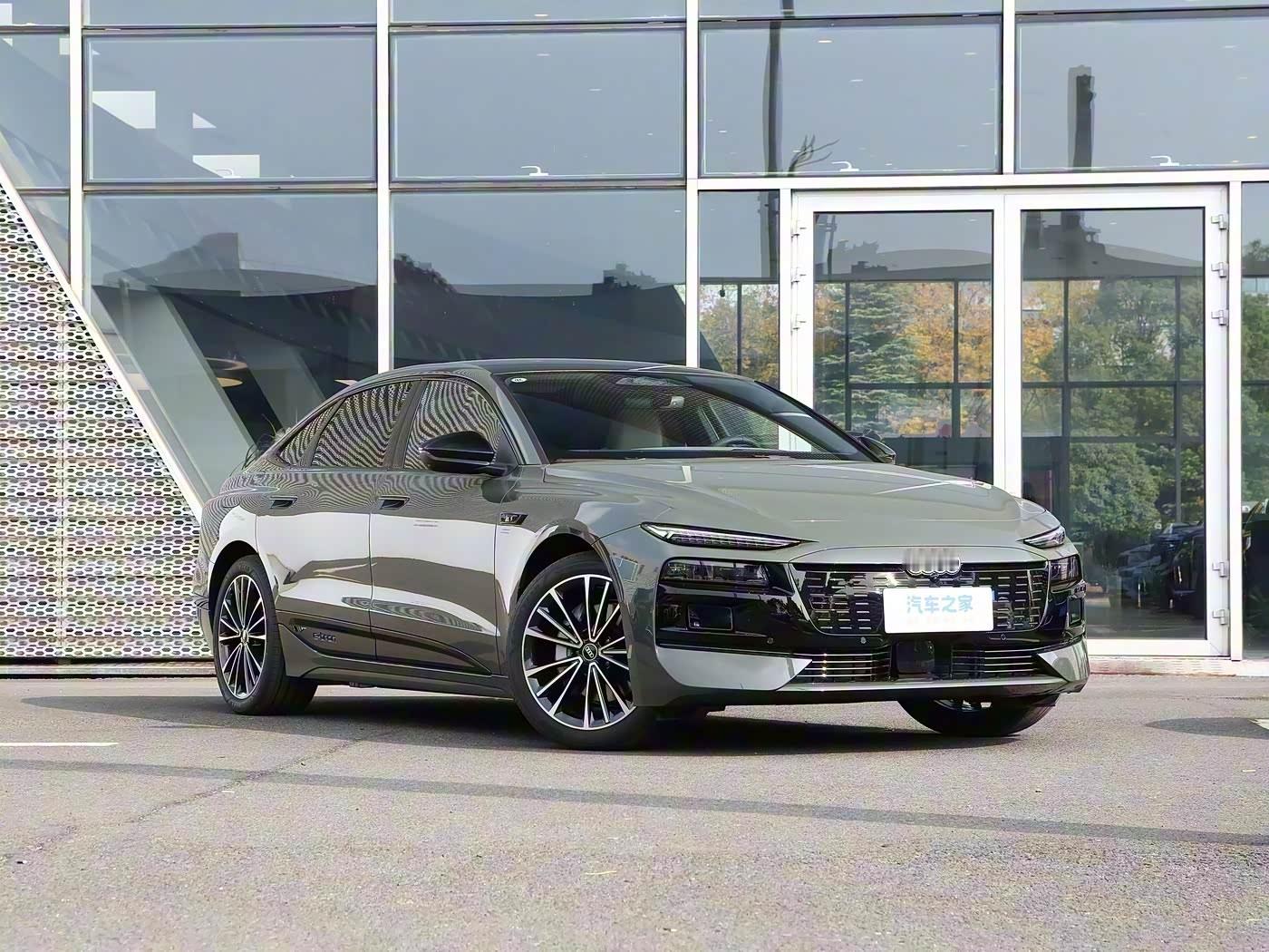 奥迪A6L etron陆续到店了，这车我会尽快去试，云看车，发现几个相比Q6的优