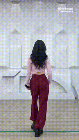 徐洁儿发了浪姐初舞台谁被徐洁儿骗到了！🤣以为是浪姐初舞台惊喜预告，满心欢喜点开