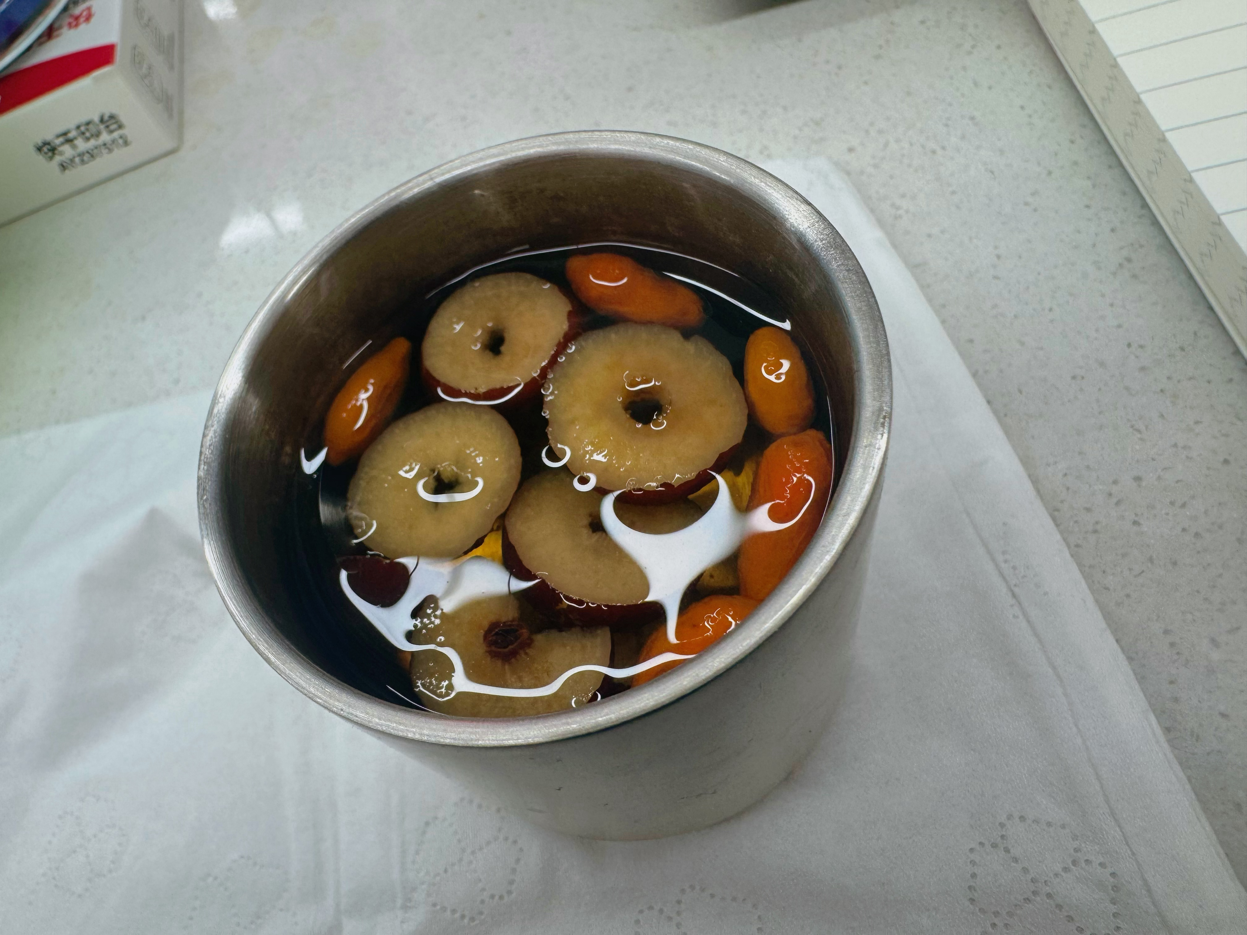 我爸泡的红枣茶给的量也很足啊 