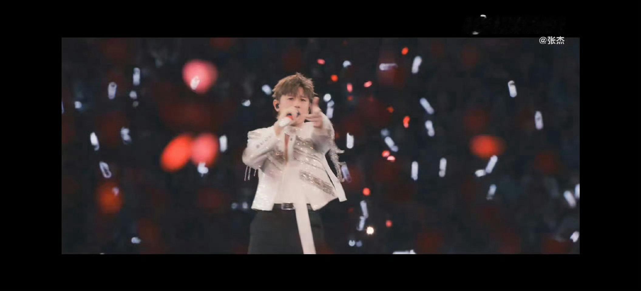  张杰张杰斗转星移鸟巢见 张杰未LIVE巡回演唱会 以歌赴约，以梦为舞台，张杰鸟