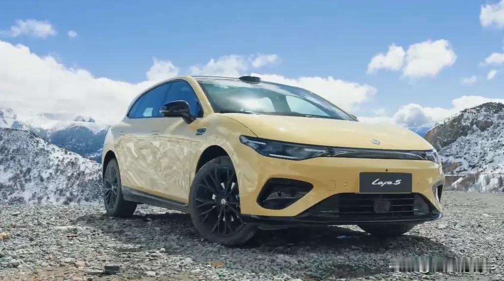 高海拔实测成绩亮眼的运动轿跑闭眼冲：零跑Lafa511月27日正式上市。
 
年