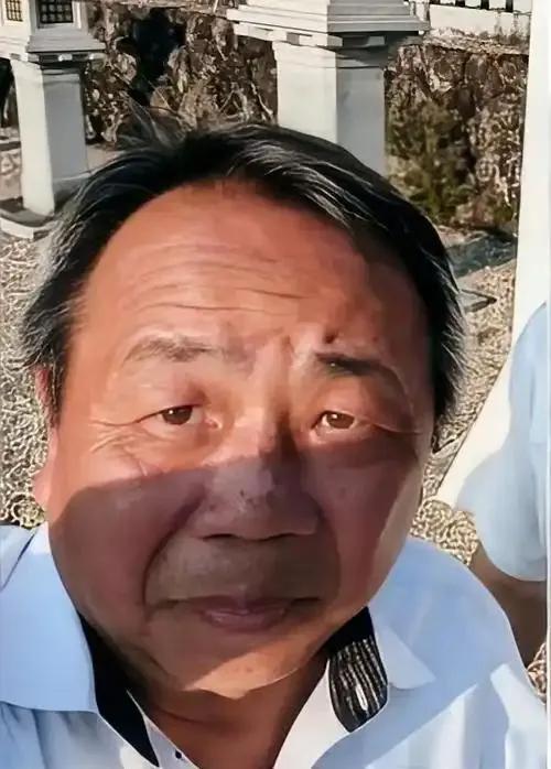 矢板明夫（荆涛）——恩将仇报；石平——数典叛祖
        中国的叛徒，人神