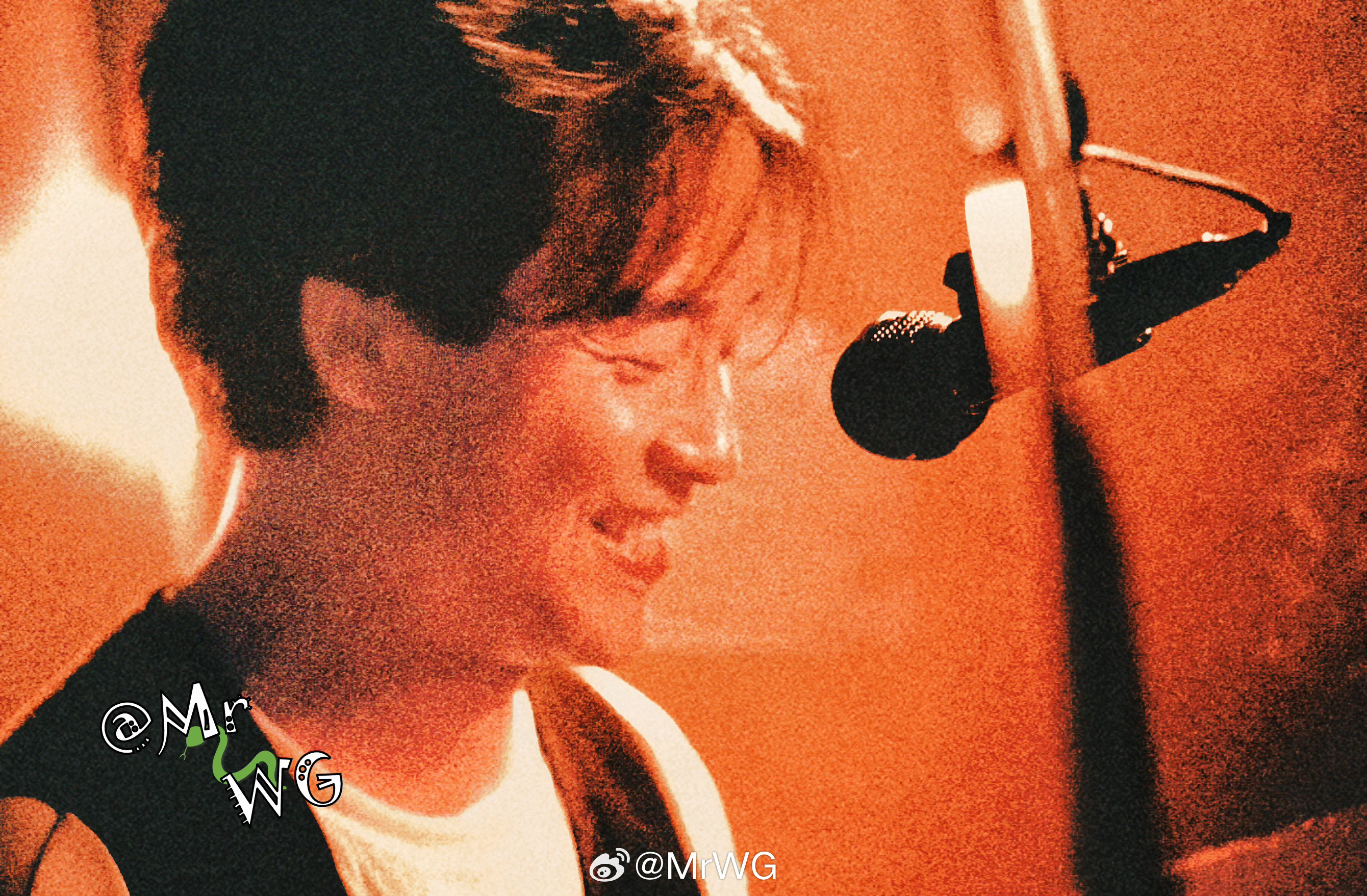 张国荣独家扫描 要唱就唱嗨🎤——陶醉在音乐里的大可爱🥰，Leslie一笑，世