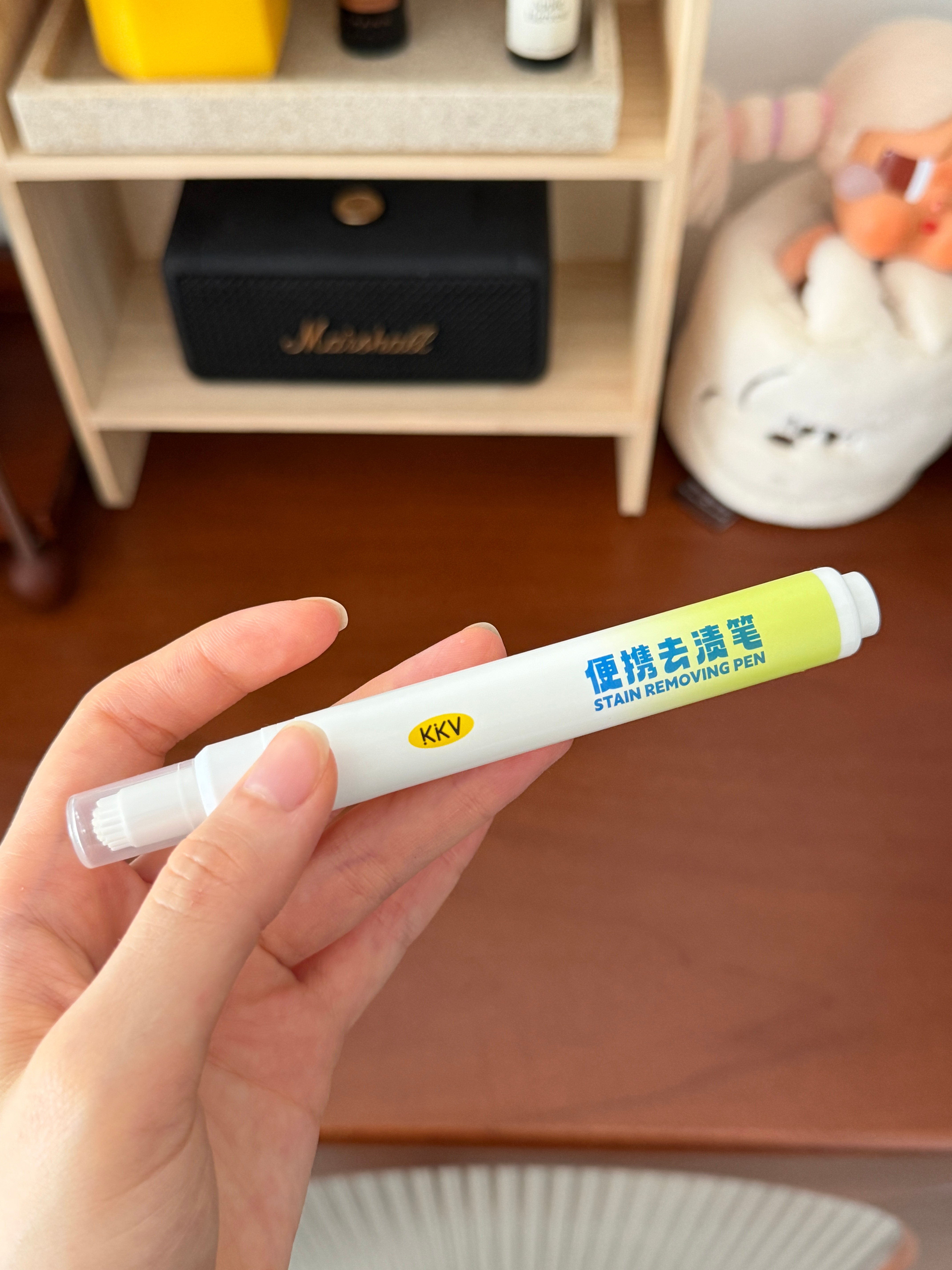 刚刚不小心姨妈漏到白色布沙发上了 这个笔救了我垫了护垫 护垫上没有 沙发上有🩸