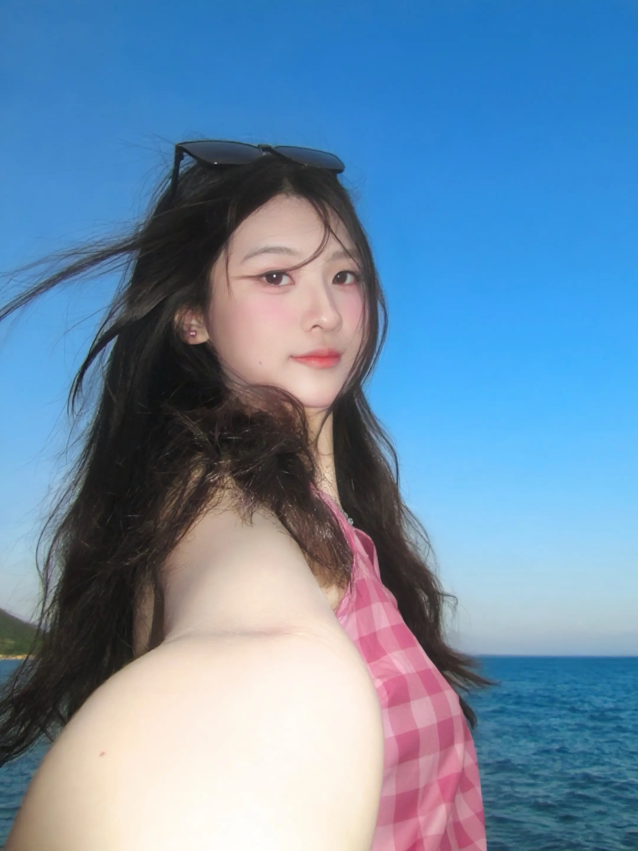 好多人挤进你的生命里啊 我不一样 我退出