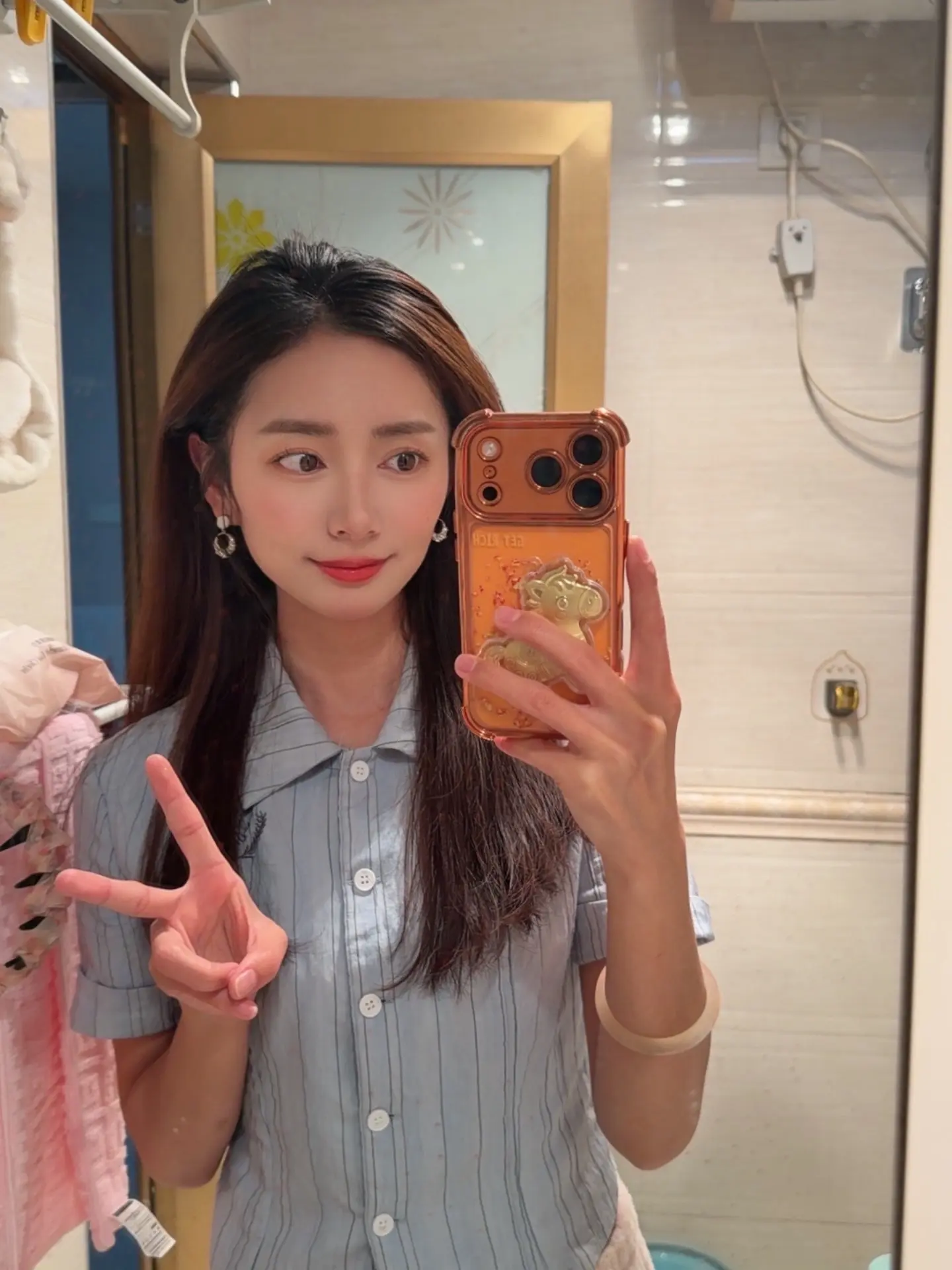 时间会带你看遍拥有和失去,最后你会明白人心千面亦千变,四季依旧往复如常...