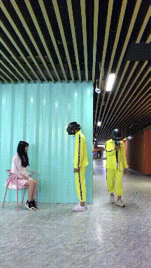 这是看到啥了，这么整齐