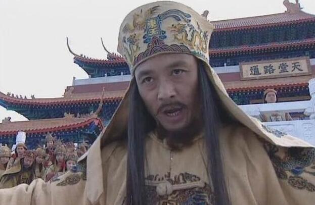 想不明白，韦昌辉闯入东王府时，杨秀清为何不表演“天父下凡”，让士兵下跪迎旨，接受
