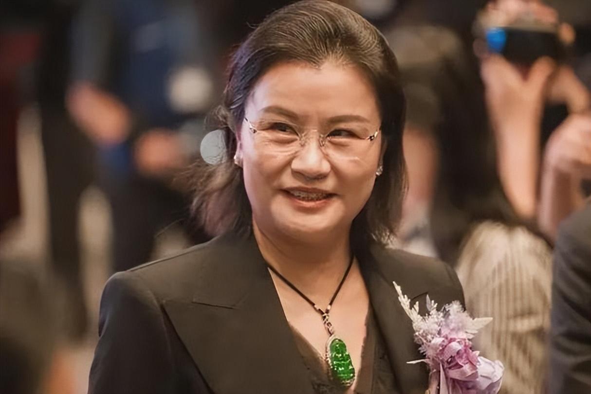 2026 年 5 月 14 日晚，北京人民大会堂的高规格欢迎晚宴上，一张照片瞬间