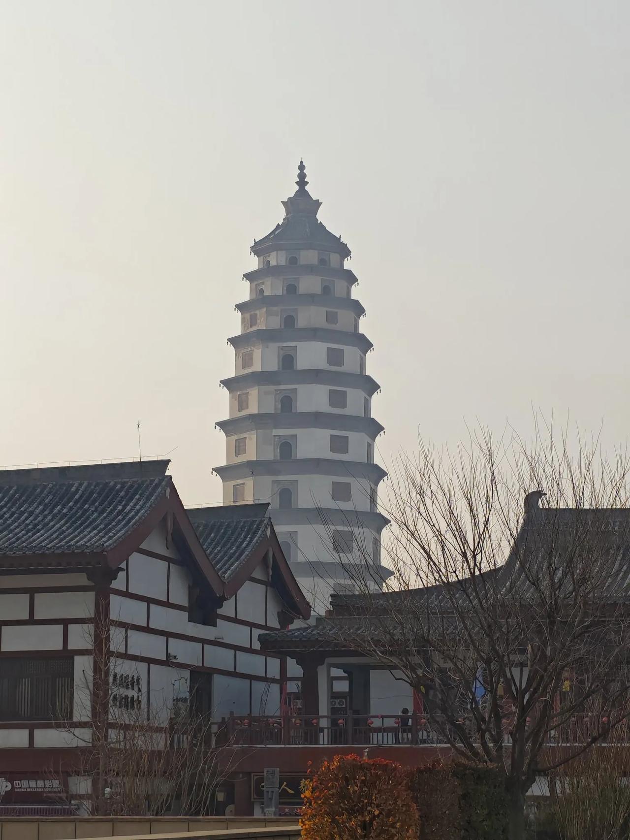 过大年回故乡，逛吃逛吃逛大街，
首先来到了最具历史文化博物馆，
长知识长见识。