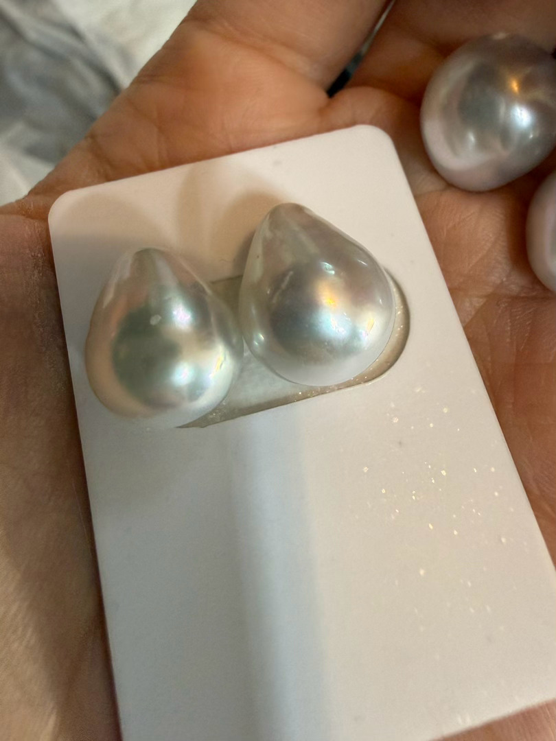 这么大的银蓝澳白水滴（我今天发的都是因为我妈帮我收拾了工作室后浮出水面的一些朋友