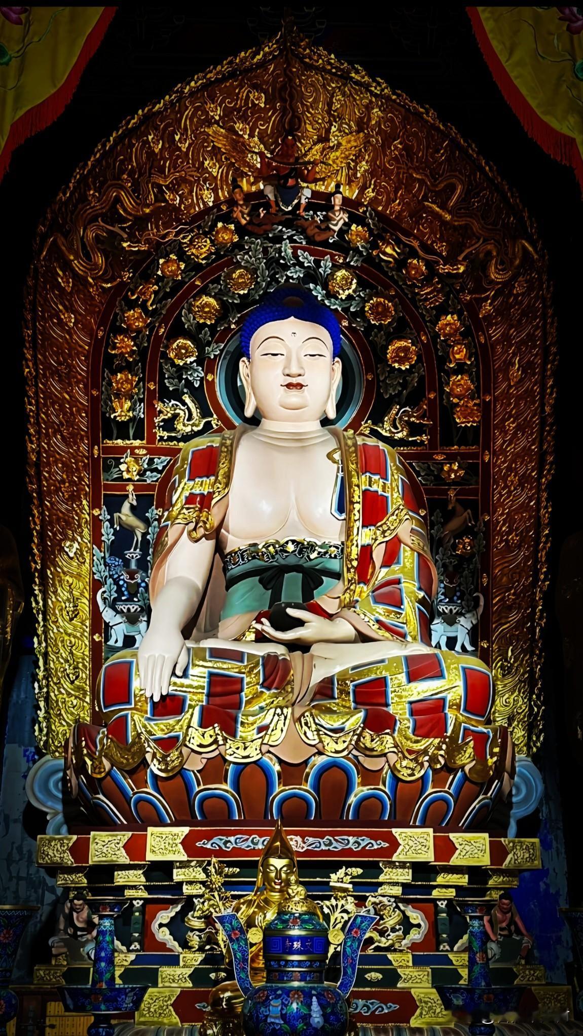 见这尊释迦牟尼像，才懂何为“拈花一笑，渡尽众生”
 
你看他结跏趺坐，右手垂地触