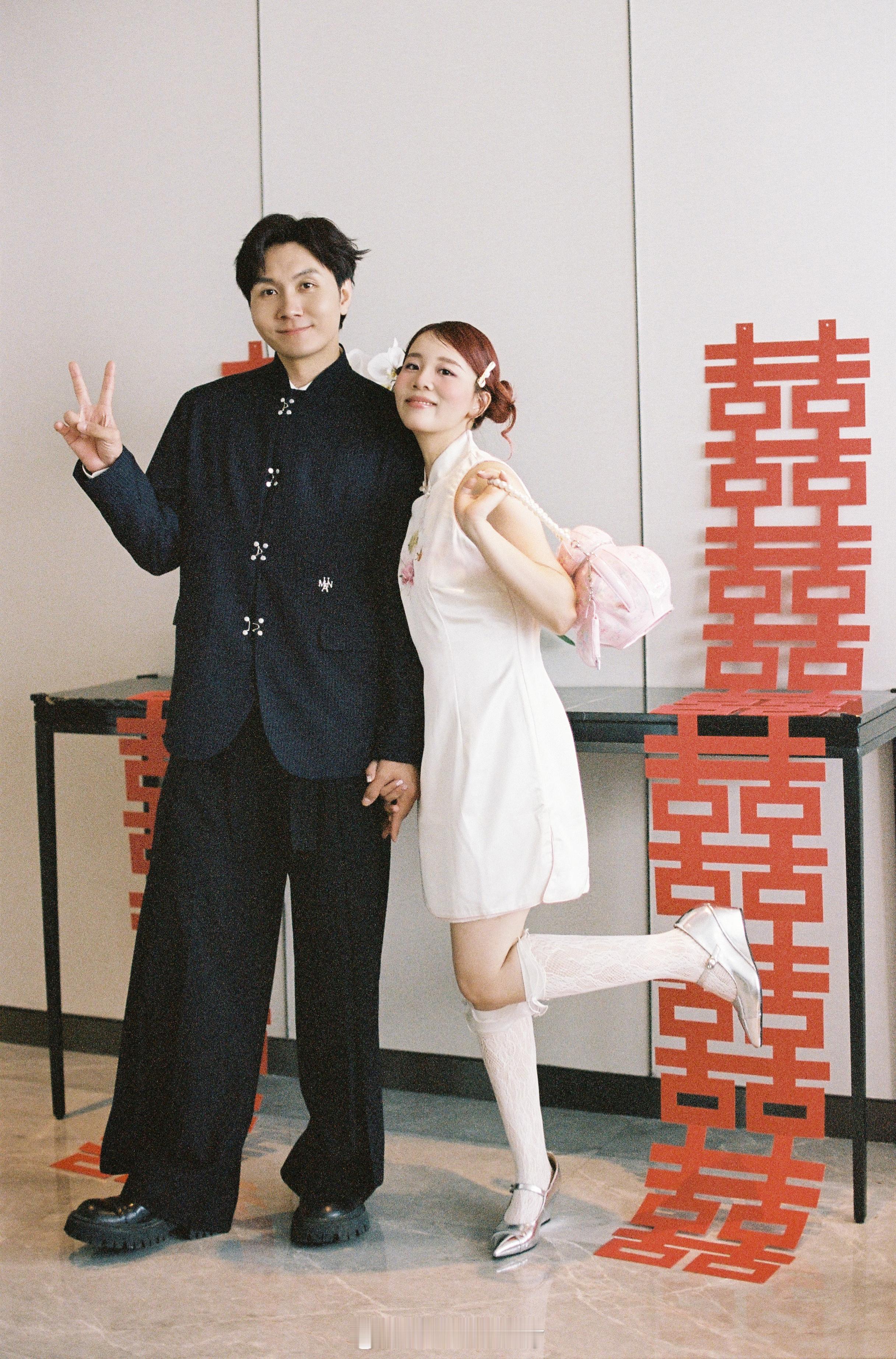 婚礼回忆录Vol.1新中式的敬茶穿搭选了很久最后确定的平价小旗袍非常满意☺️🪭