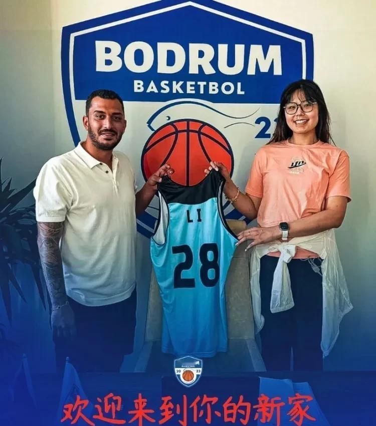 你绝对不能错过的劲爆消息！9月29日清晨，中国篮球界带来了两个重磅动态！李月汝和