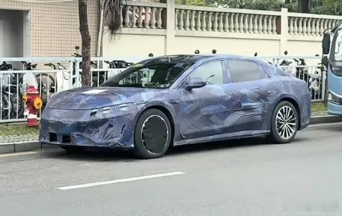 懂车之道讯 近日，懂车之道快讯，从社交网络上获得了一组比亚迪全新轿车测试谍照。新