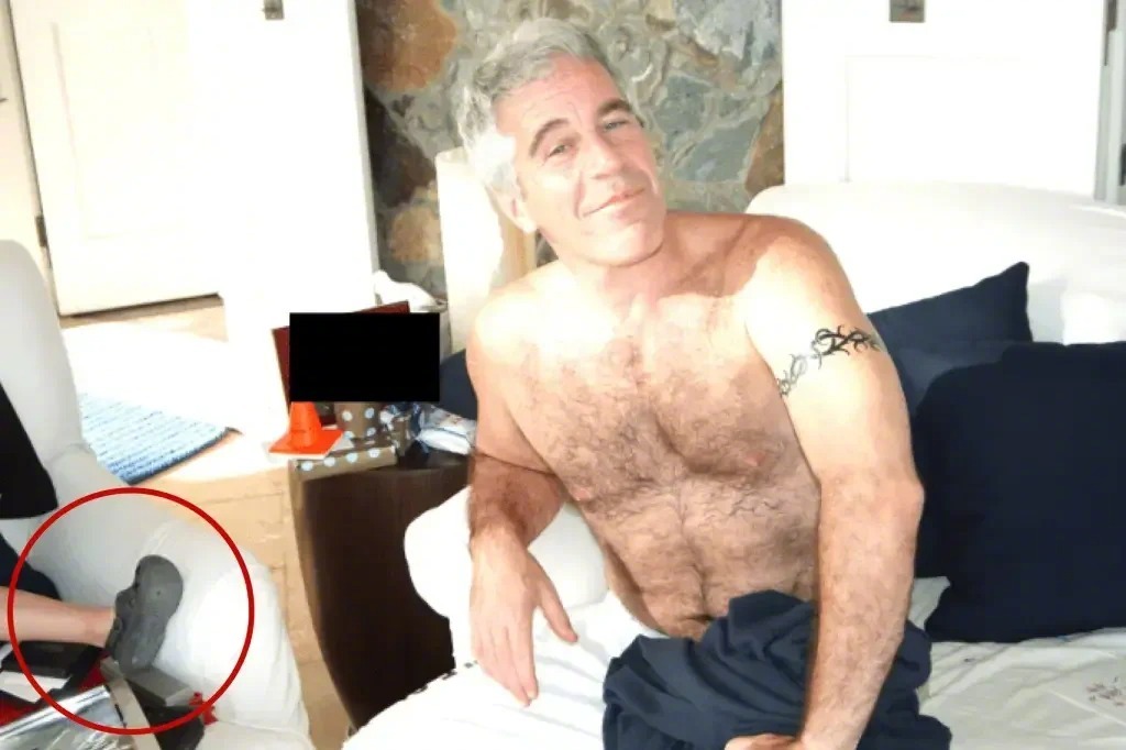 美媒披露爱泼斯坦案最小受害者仅9岁据《纽约邮报》2月10日报道，多名议员查看美国