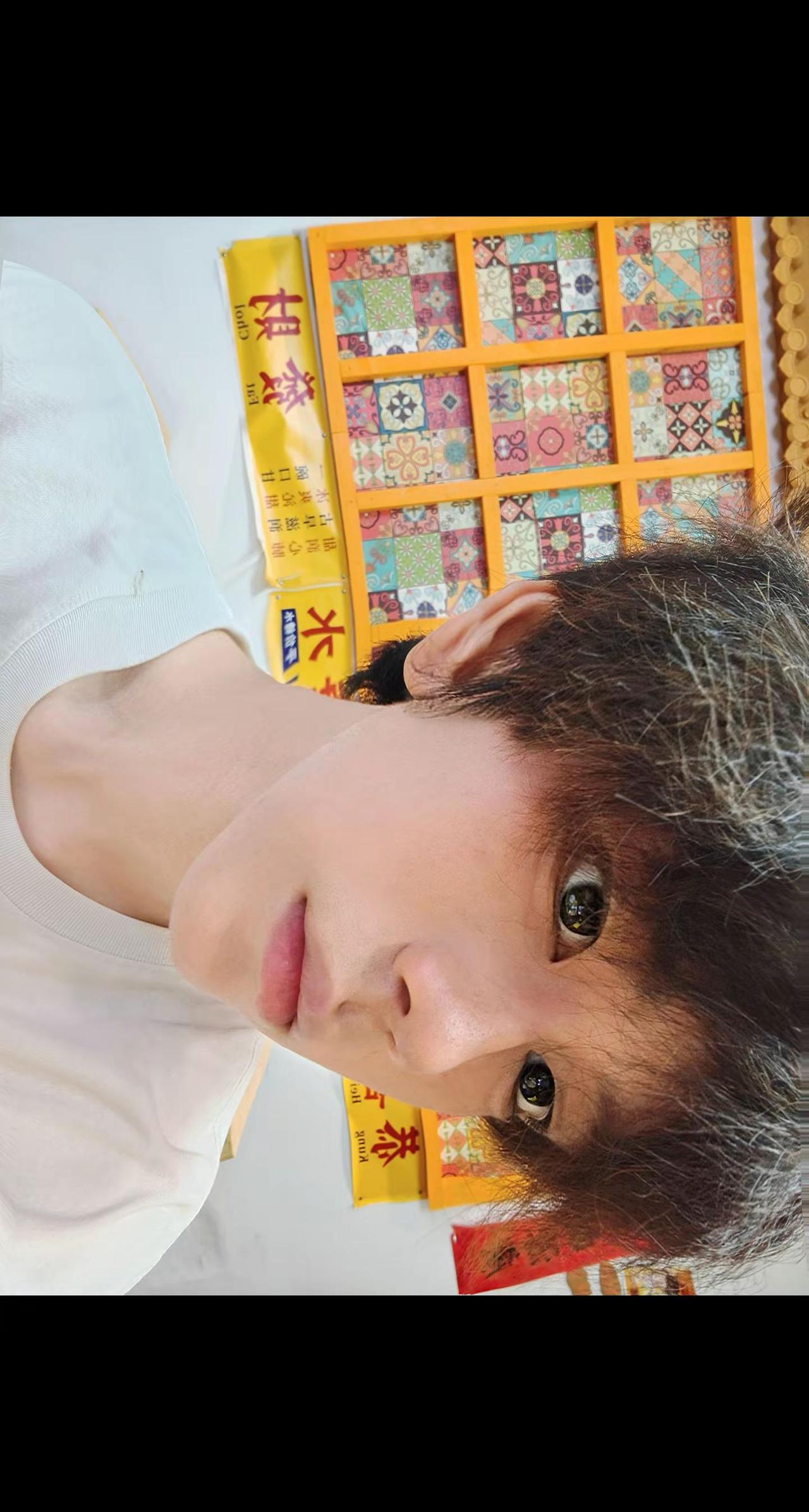 哭包小姐  展信佳少年感 天蝎 top