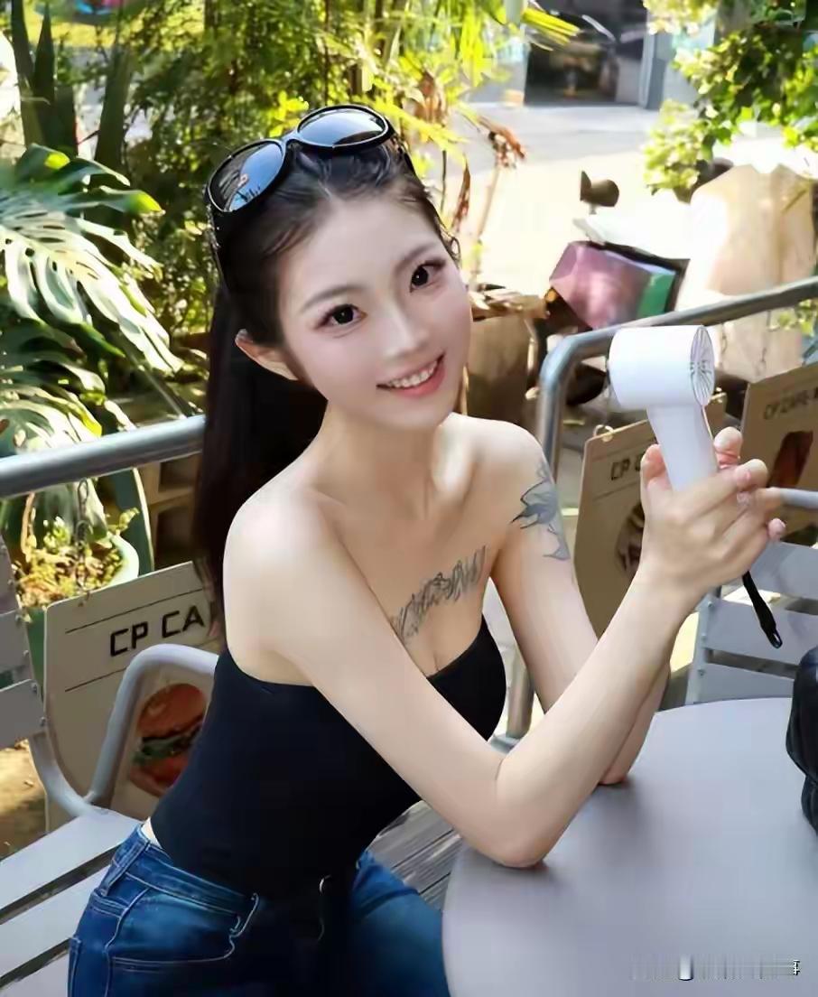 广西21岁待嫁网红燕燕不幸离世，男友曾三次更改婚期，背后的原因曝光，实在让人惋惜