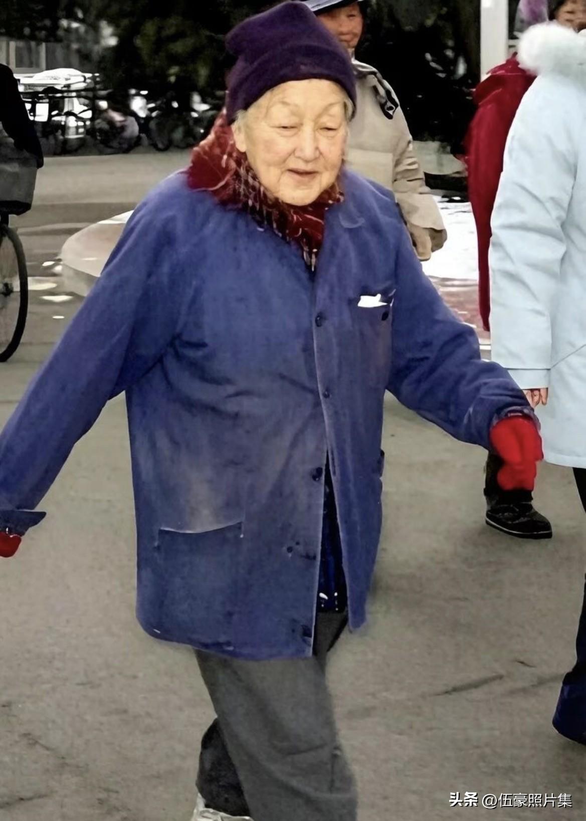 “中国的居里夫人”，钱三强先生的夫人何泽慧晚年的老照片，她师从居里夫人，率先发现