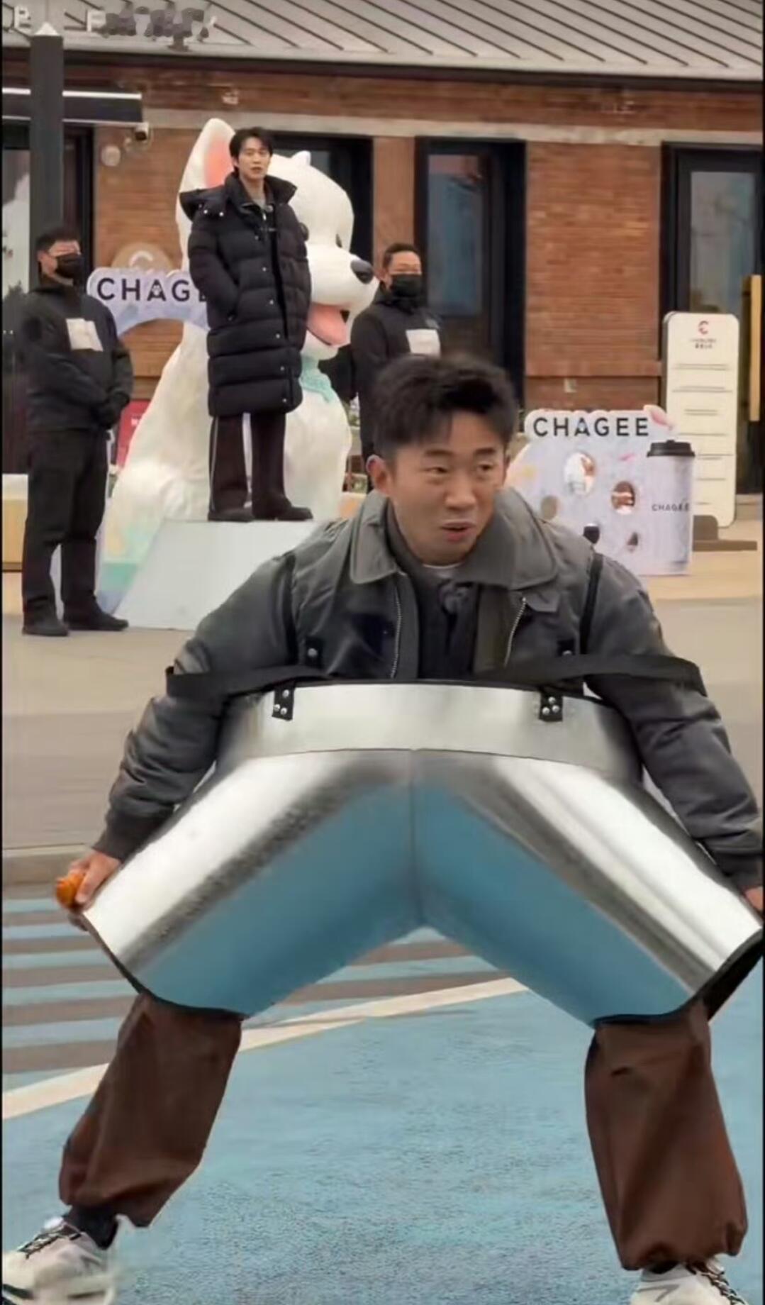 请魏大勋正面回复杨迪 魏大勋：杨迪你等着！快正面回应，让大家看看谁才是真“疯王”