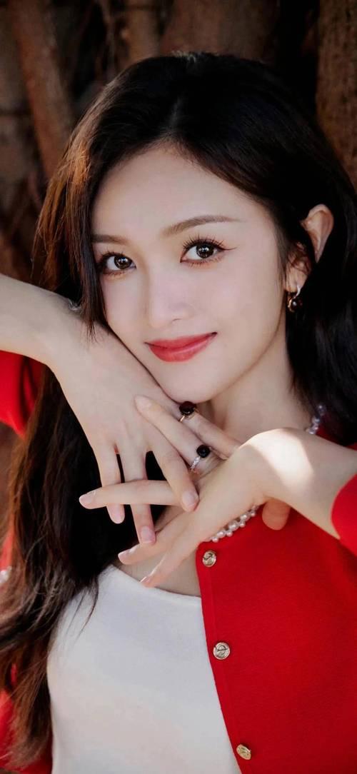 吴宣仪甜酷牛仔和优雅礼裙随便切换，每一套美到让人窒息，穿搭审美简直绝杀！


